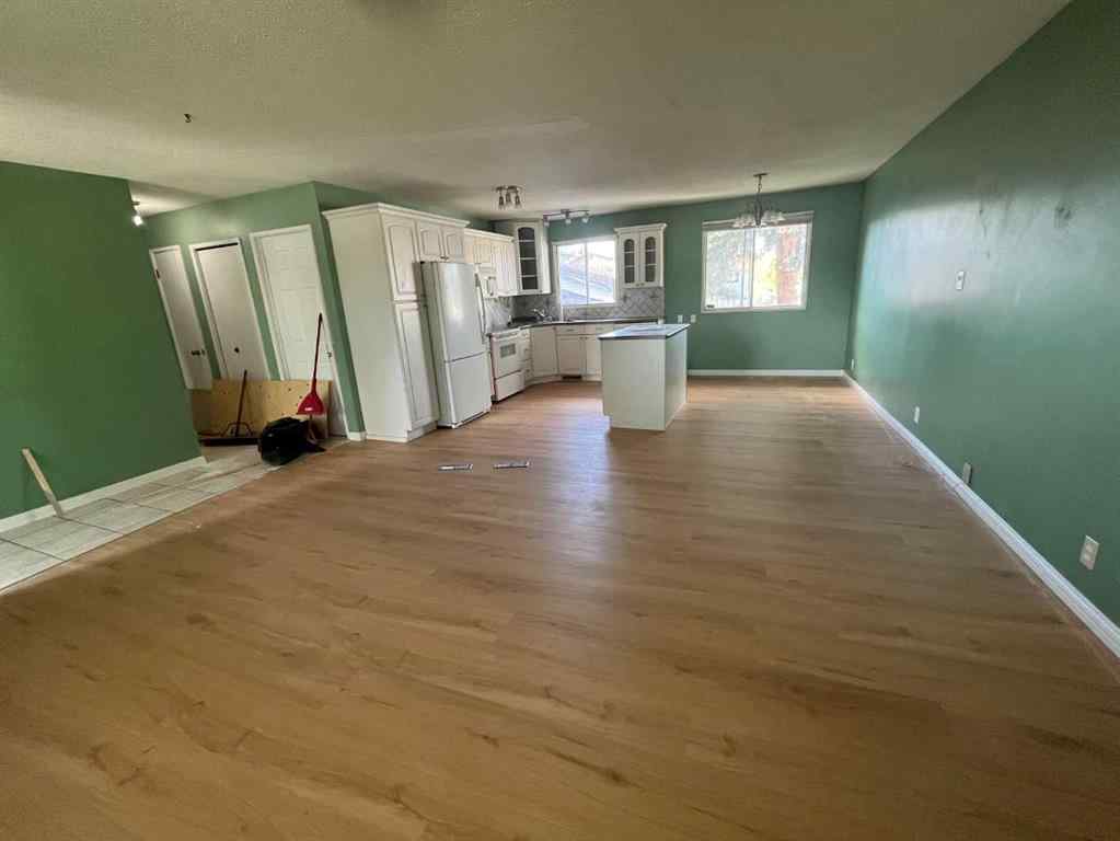 MLS® A2248947 - 5820 Rundlehorn Drive NE in Pineridge Calgary, Residential