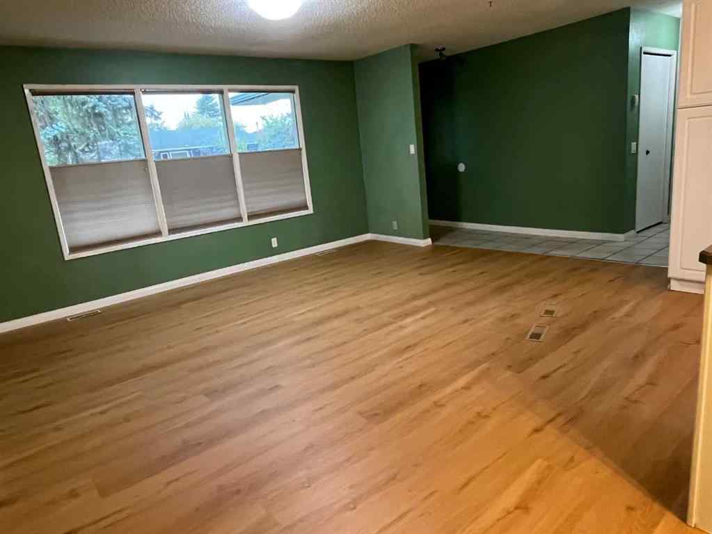 MLS® A2248947 - 5820 Rundlehorn Drive NE in Pineridge Calgary, Residential