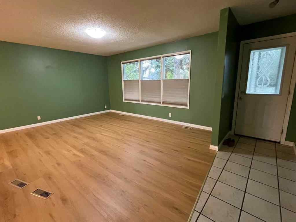 MLS® A2248947 - 5820 Rundlehorn Drive NE in Pineridge Calgary, Residential
