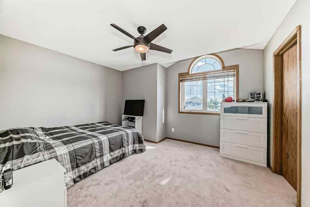 MLS® A2248949 - 146 Saratoga Close NE in Monterey Park Calgary, Residential