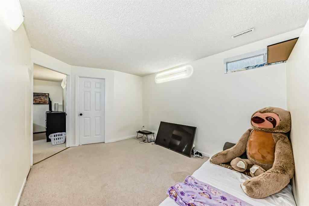 MLS® A2248949 - 146 Saratoga Close NE in Monterey Park Calgary, Residential