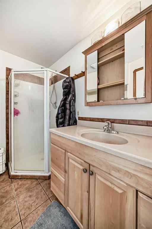 MLS® A2248949 - 146 Saratoga Close NE in Monterey Park Calgary, Residential