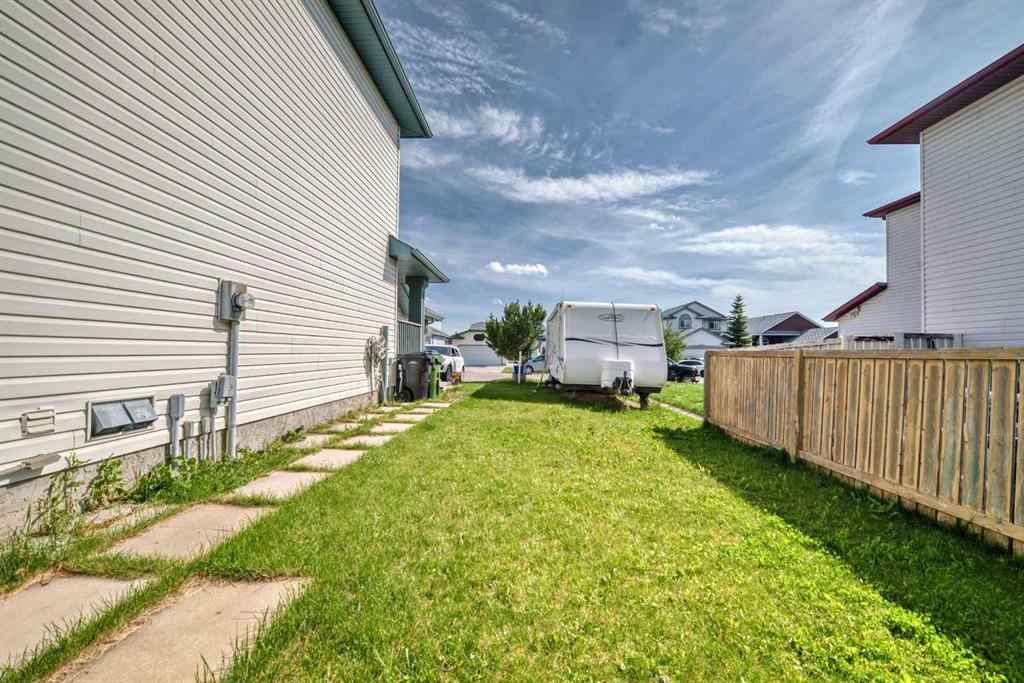 MLS® A2248949 - 146 Saratoga Close NE in Monterey Park Calgary, Residential