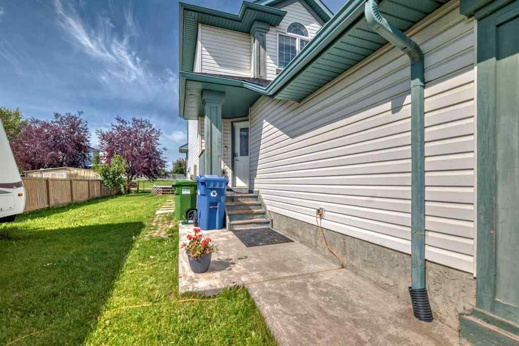 MLS® A2248949 - 146 Saratoga Close NE in Monterey Park Calgary, Residential