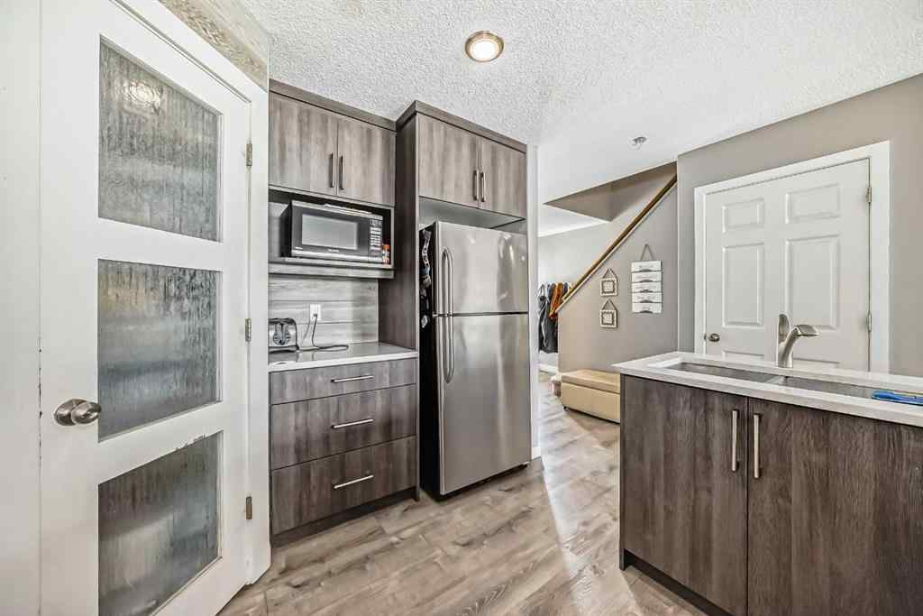 MLS® A2248949 - 146 Saratoga Close NE in Monterey Park Calgary, Residential