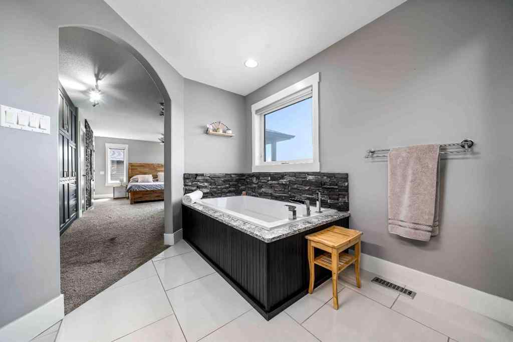 MLS® A2248954 - 335 Ranchview Place NE in Ranchland Medicine Hat, Residential