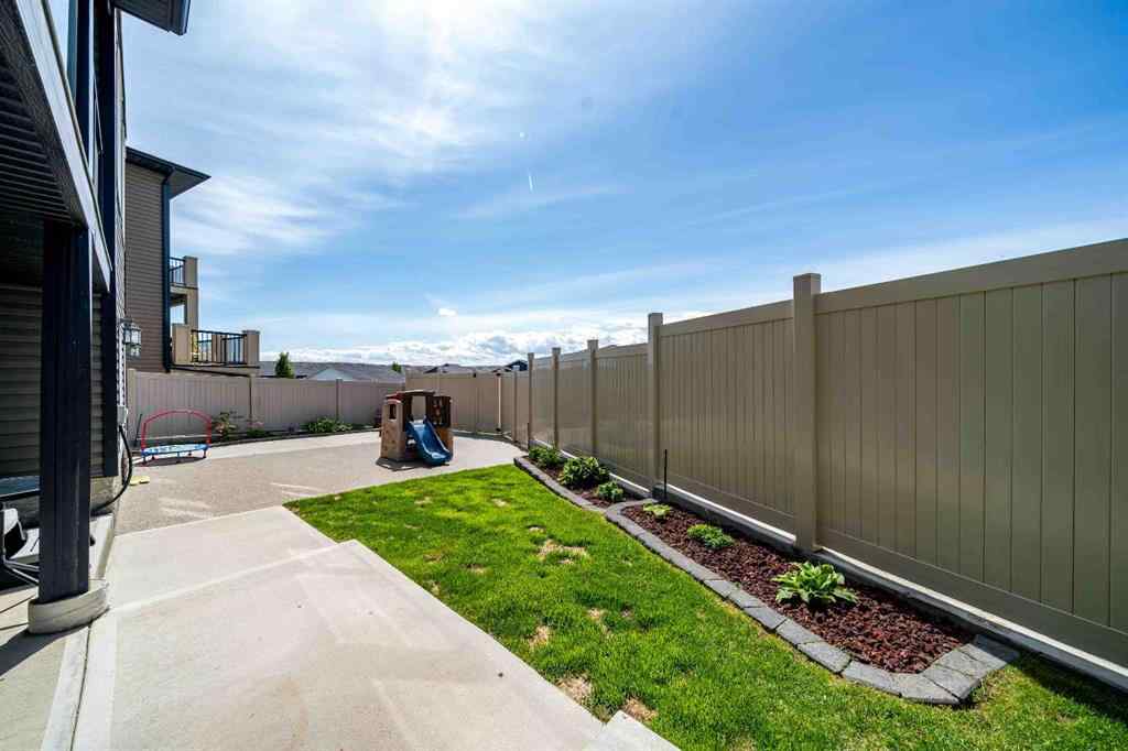 MLS® A2248954 - 335 Ranchview Place NE in Ranchland Medicine Hat, Residential