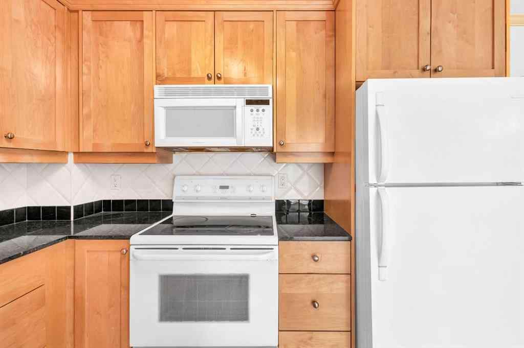 MLS® A2248958 - Unit #305 4555 Varsity Lane NW in Varsity Calgary, Residential