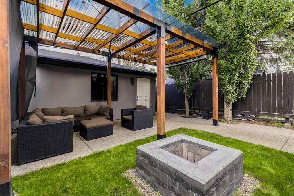 MLS® A2248966 - 3133 40 Street SW in Glenbrook Calgary, Residential