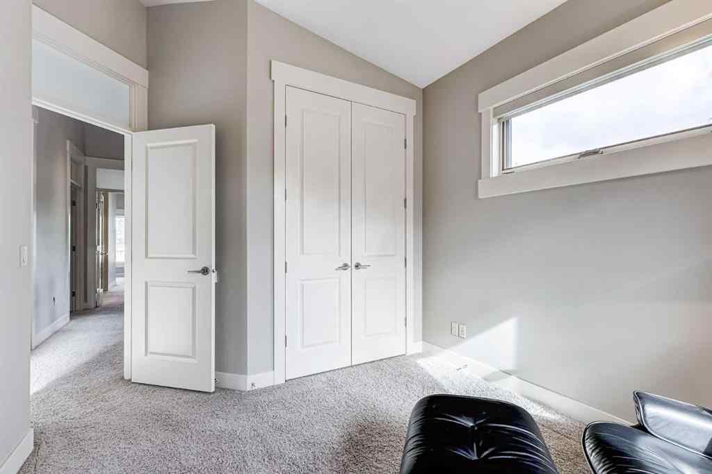 MLS® A2248966 - 3133 40 Street SW in Glenbrook Calgary, Residential