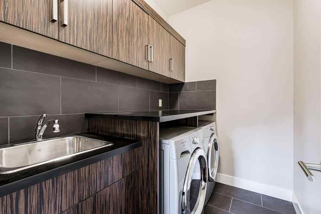 MLS® A2248966 - 3133 40 Street SW in Glenbrook Calgary, Residential