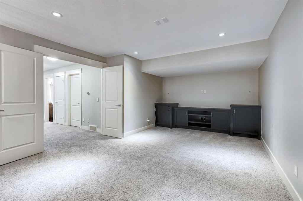 MLS® A2248966 - 3133 40 Street SW in Glenbrook Calgary, Residential