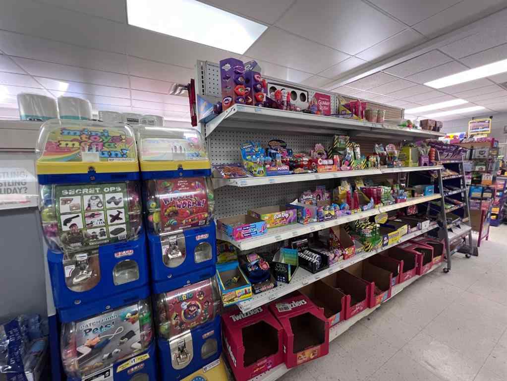 MLS® A2248969 - 544 Rutherford Street NW in Northwest Crescent Heights Medicine Hat, Commercial