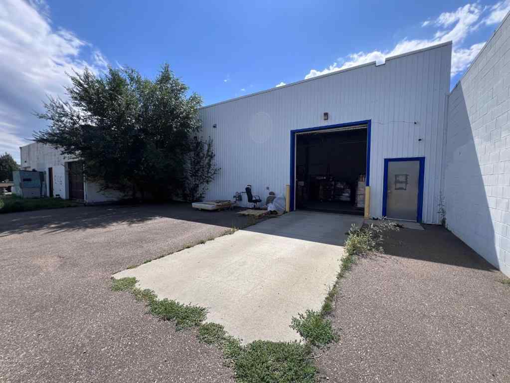 MLS® A2248969 - 544 Rutherford Street NW in Northwest Crescent Heights Medicine Hat, Commercial