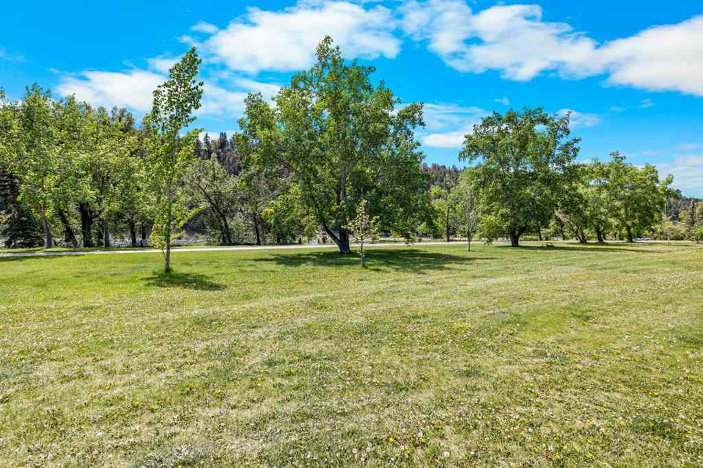 MLS® A2248970 - 3843 Point Mckay Road NW in Point McKay Calgary, Residential