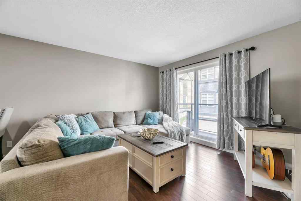 MLS® A2248974 - 576 Mckenzie Towne Drive SE in McKenzie Towne Calgary, Residential
