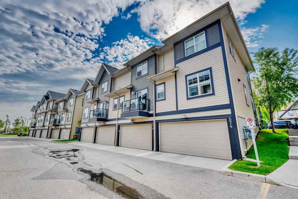 MLS® A2248974 - 576 Mckenzie Towne Drive SE in McKenzie Towne Calgary, Residential