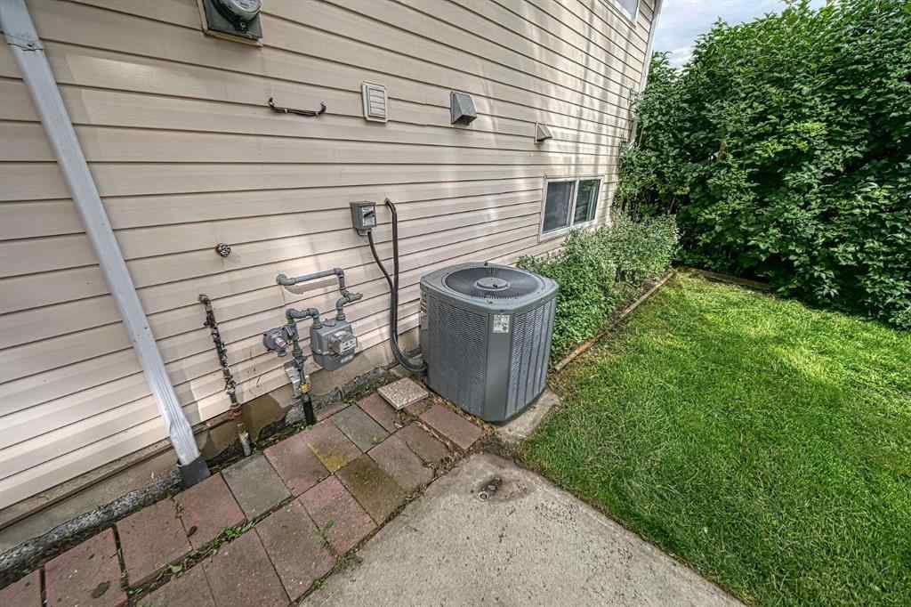 MLS® A2248986 - 11147 Southdale Road SW in Southwood Calgary, Residential