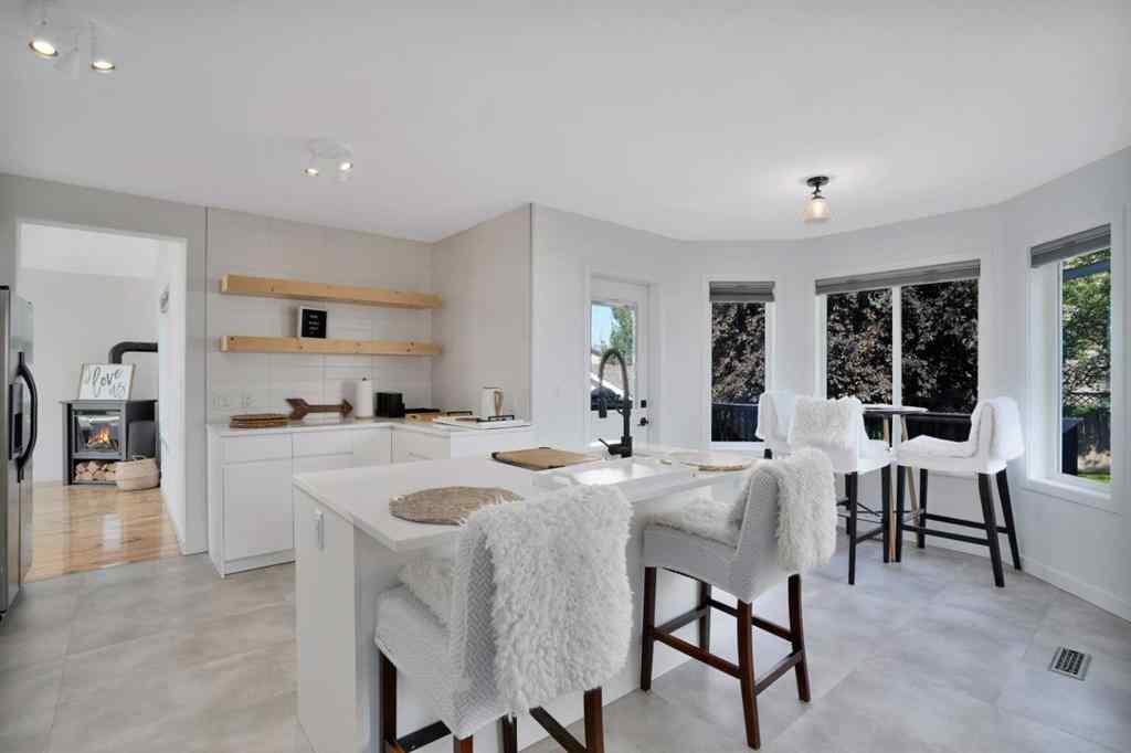 MLS® A2248989 - 15 Pritchard Close  in Pierview Sylvan Lake, Residential