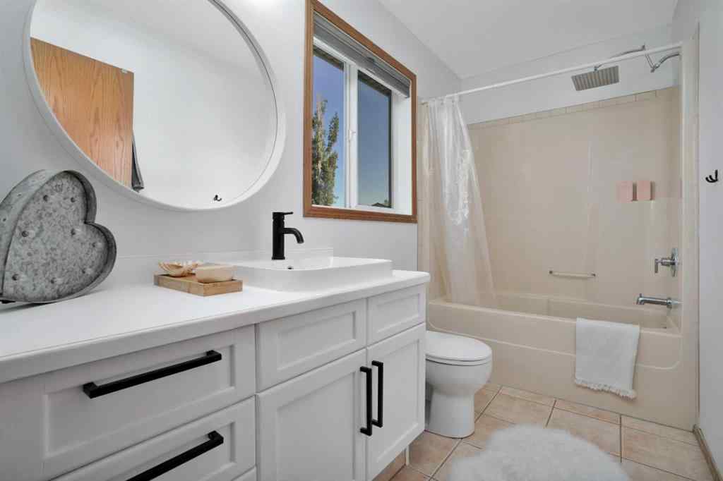 MLS® A2248989 - 15 Pritchard Close  in Pierview Sylvan Lake, Residential