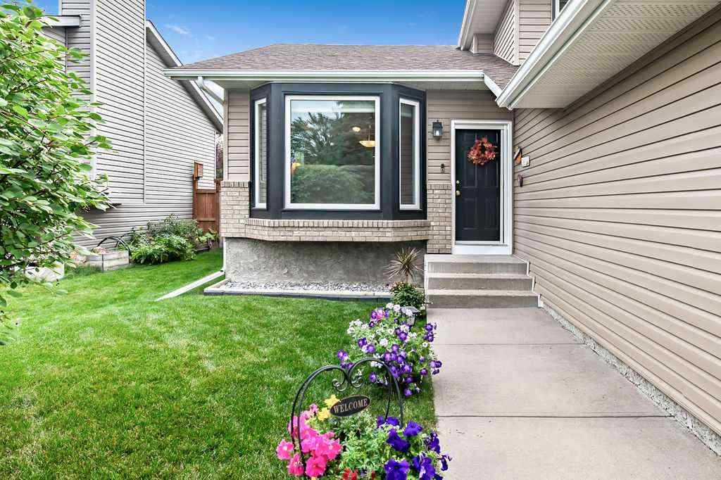 MLS® A2248990 - 206 Tanner Drive SE in Thorburn Airdrie, Residential