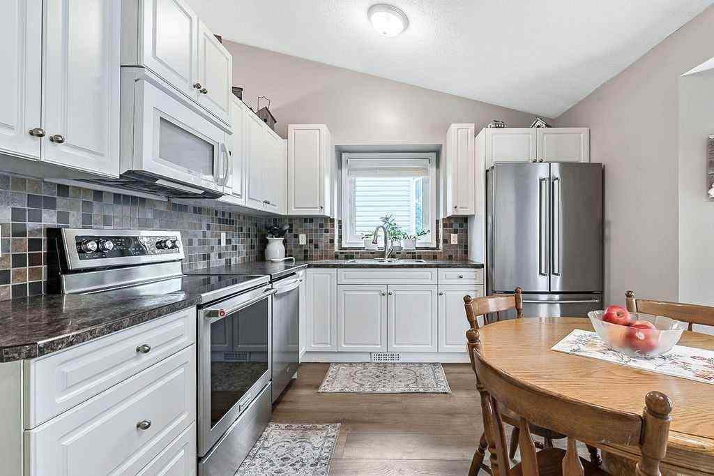 MLS® A2248990 - 206 Tanner Drive SE in Thorburn Airdrie, Residential
