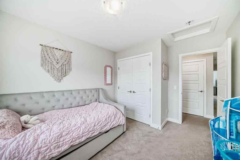 MLS® A2249015 - 106 Kingfisher Crescent SE in Kings Heights Airdrie, Residential