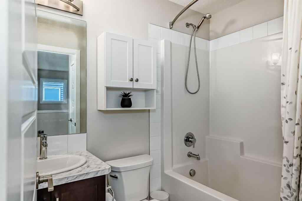 MLS® A2249015 - 106 Kingfisher Crescent SE in Kings Heights Airdrie, Residential