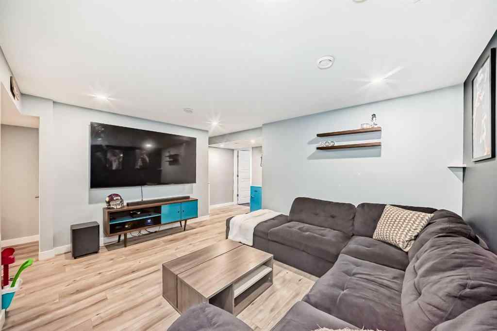 MLS® A2249015 - 106 Kingfisher Crescent SE in Kings Heights Airdrie, Residential