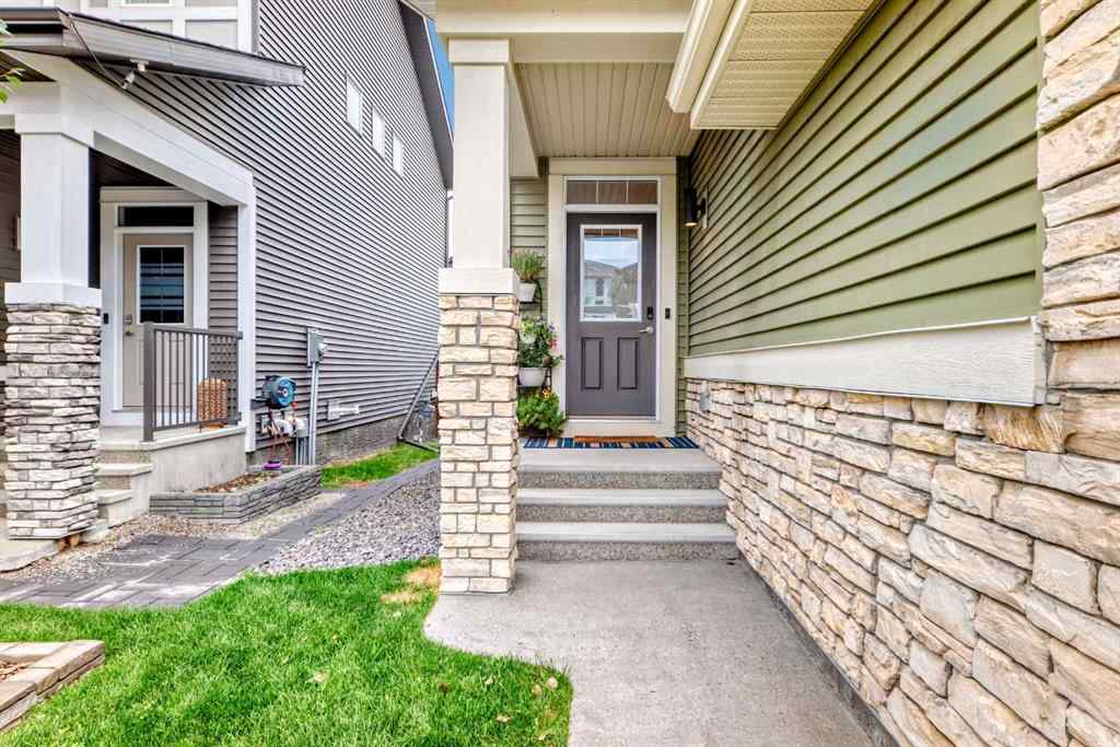 MLS® A2249015 - 106 Kingfisher Crescent SE in Kings Heights Airdrie, Residential
