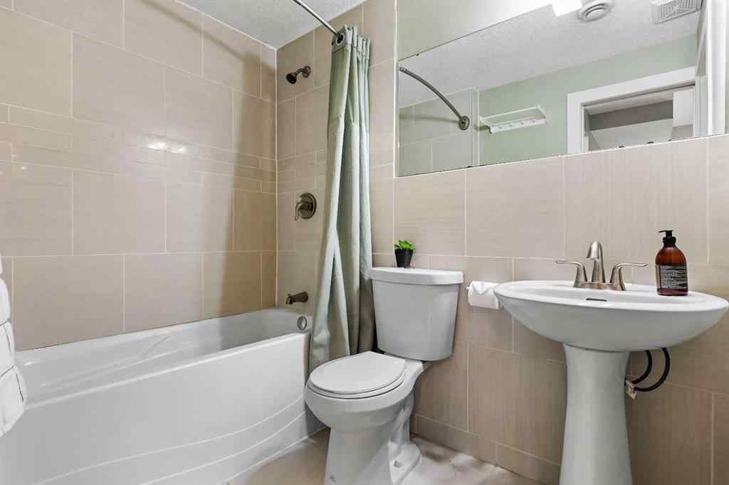 MLS® A2249022 - 22 Wendham Place SW in West Springs Calgary, Residential