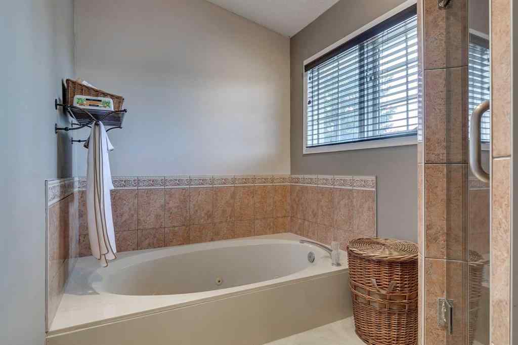 MLS® A2249029 - 2108 Douglasbank Crescent SE in Douglasdale/Glen Calgary, Residential