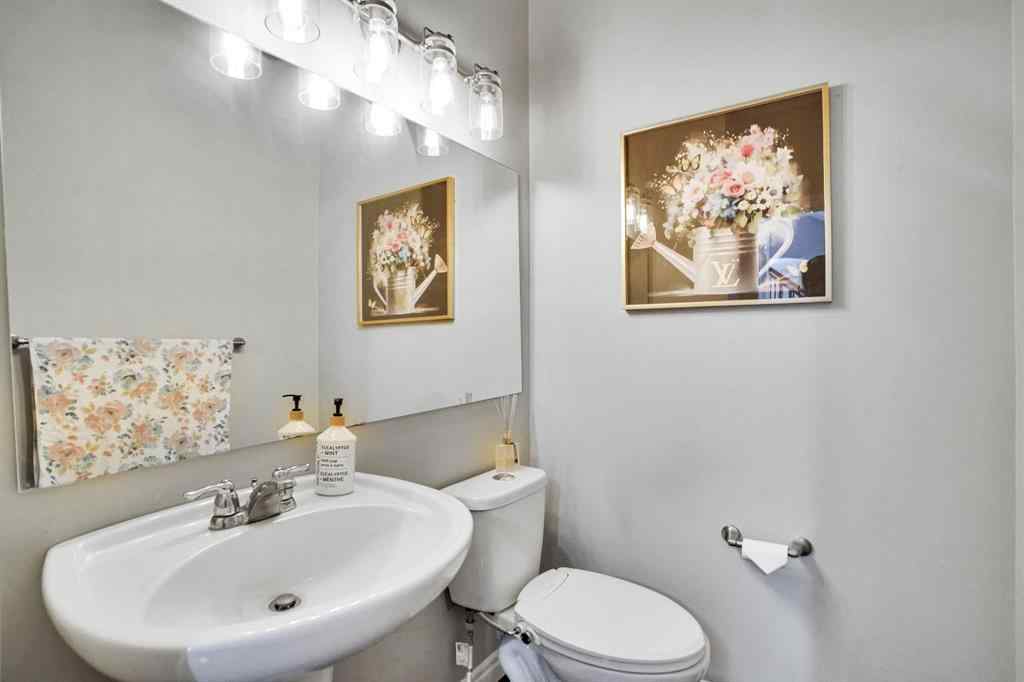 MLS® A2249032 - 117 Hawkmere Place  in Westmere Chestermere, Residential