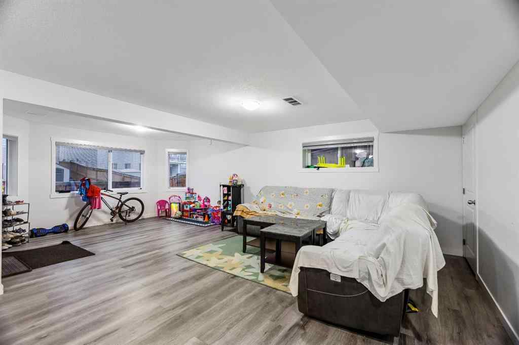 MLS® A2249035 - 213 Hawkmere Close  in Westmere Chestermere, Residential