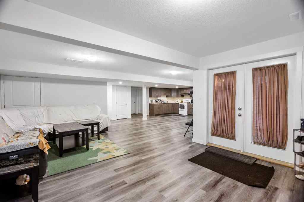 MLS® A2249035 - 213 Hawkmere Close  in Westmere Chestermere, Residential