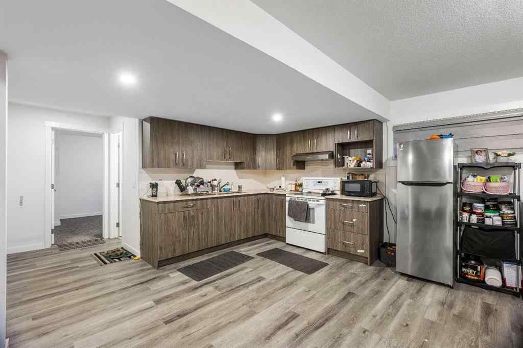MLS® A2249035 - 213 Hawkmere Close  in Westmere Chestermere, Residential