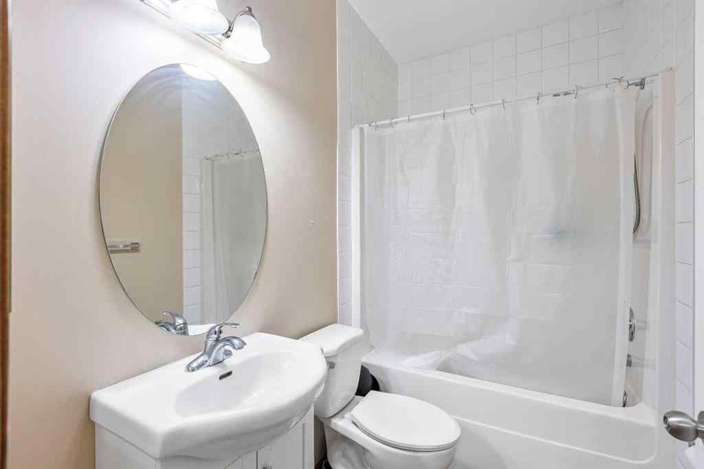 MLS® A2249035 - 213 Hawkmere Close  in Westmere Chestermere, Residential