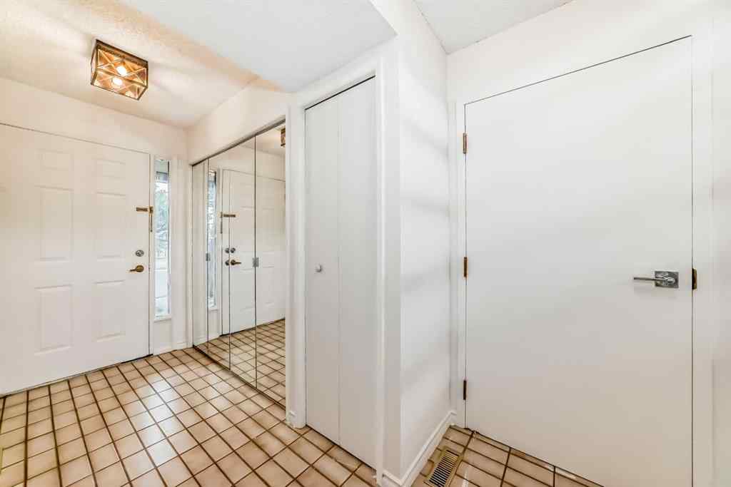 MLS® A2249059 - Unit #39 185 Woodridge Drive SW in Woodlands Calgary, Residential