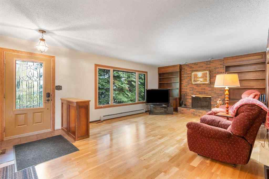 MLS® A2249069 - 671 Wallace Drive  in NONE Carstairs, Residential