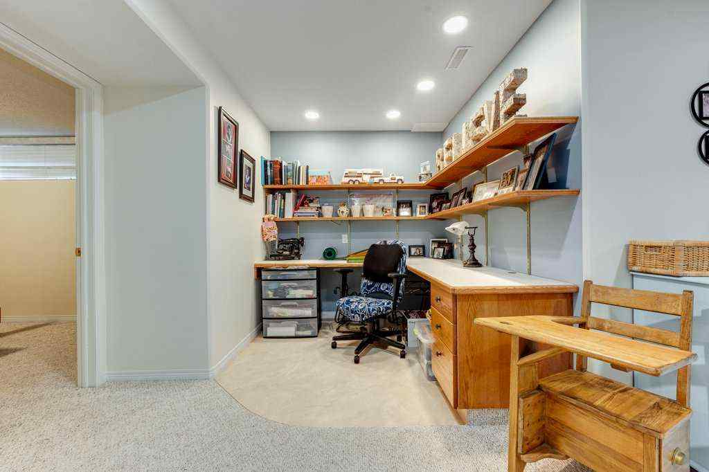 MLS® A2249089 - 13 Dillon Close  in Devonshire Red Deer, Residential