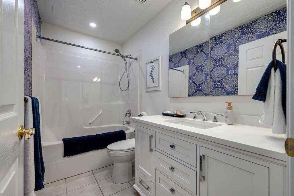 MLS® A2249089 - 13 Dillon Close  in Devonshire Red Deer, Residential