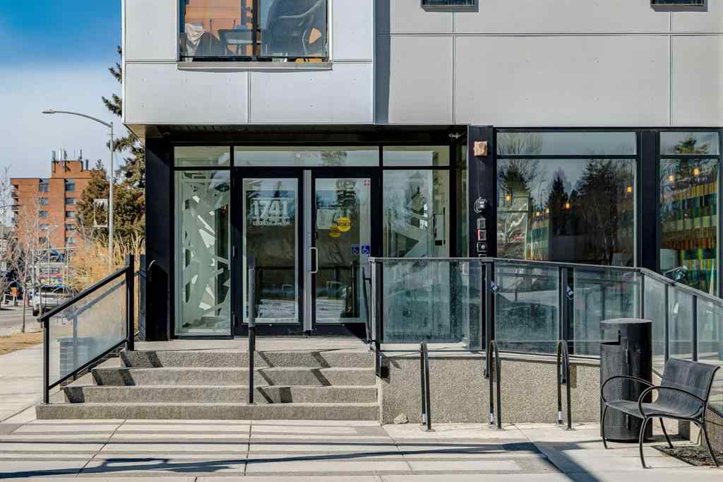 MLS® A2249094 - Unit #404 2702 17 Avenue SW in Shaganappi Calgary, Residential