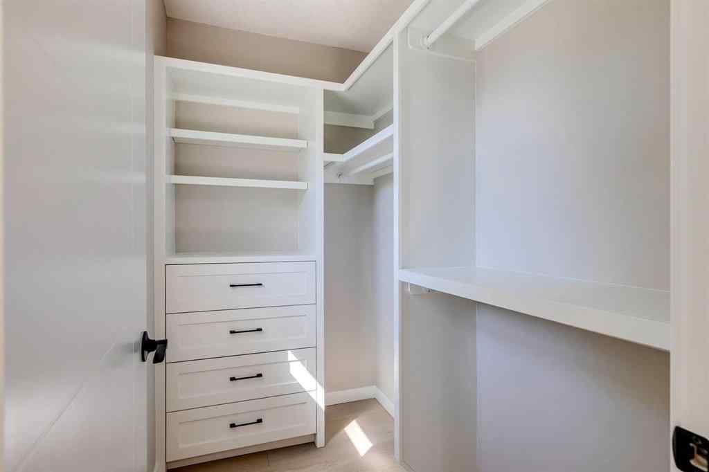 MLS® A2249100 - 232 15 Avenue NW in Crescent Heights Calgary, Residential