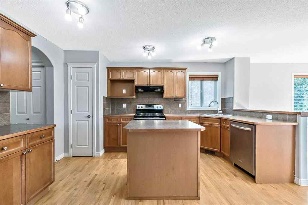 MLS® A2249101 - 287 Crystal Shores Drive  in Crystal Shores Okotoks, Residential