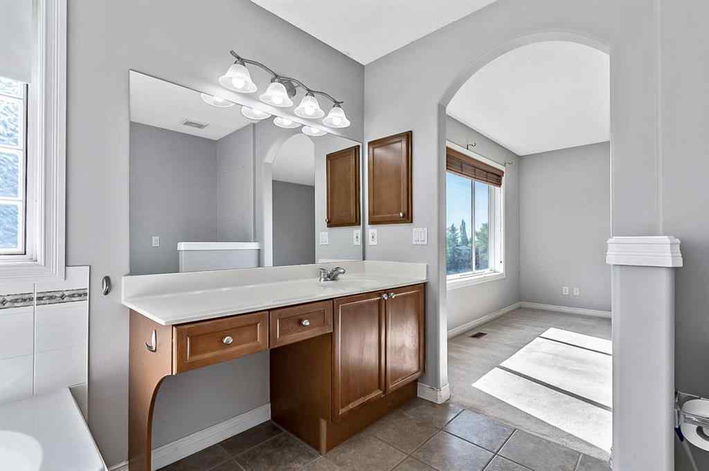 MLS® A2249101 - 287 Crystal Shores Drive  in Crystal Shores Okotoks, Residential