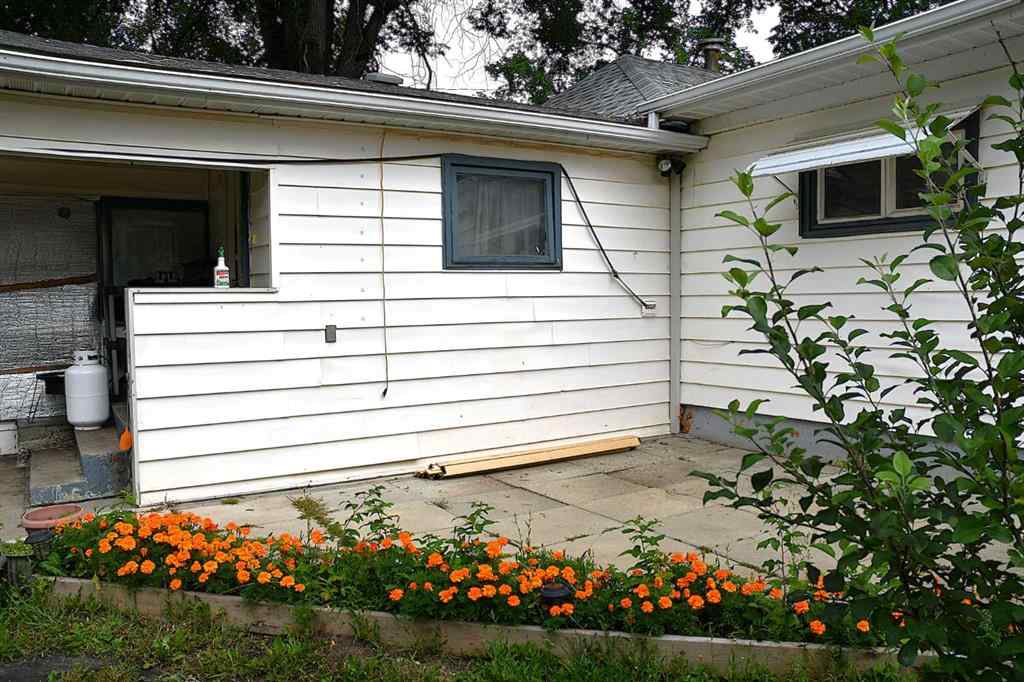 MLS® A2249105 - 127 2 Street E in Central Brooks, Residential