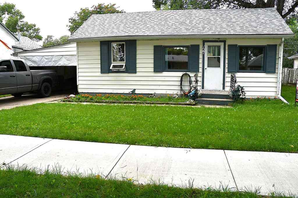 MLS® A2249105 - 127 2 Street E in Central Brooks, Residential