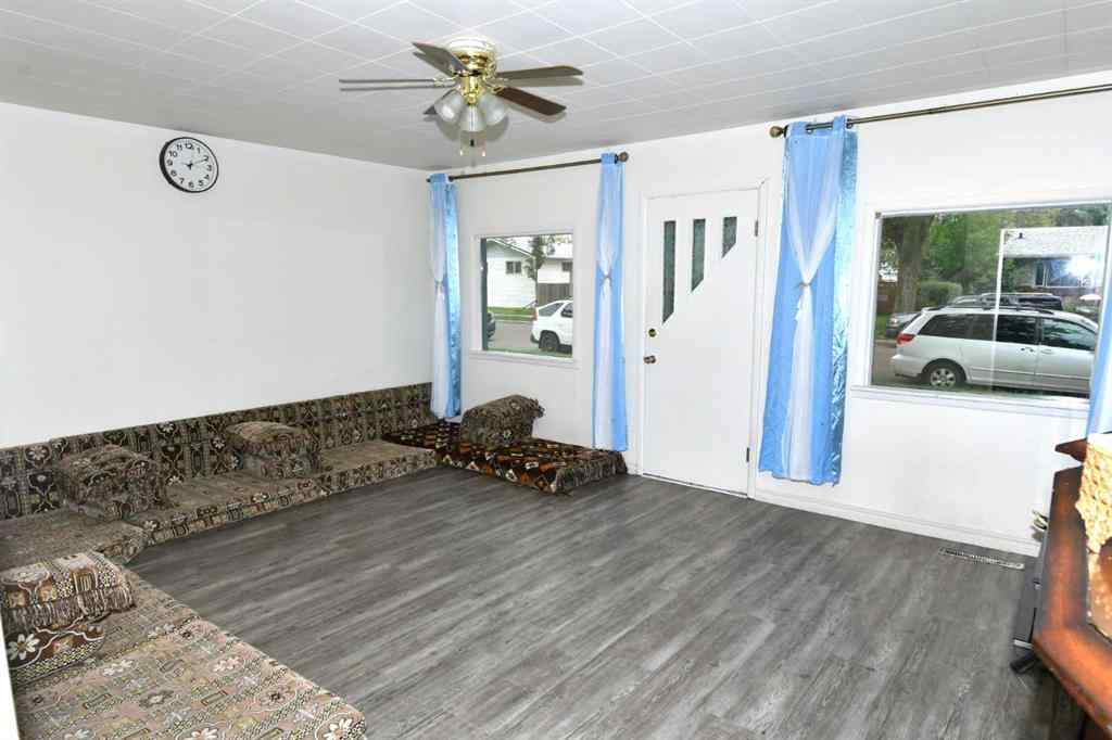 MLS® A2249105 - 127 2 Street E in Central Brooks, Residential