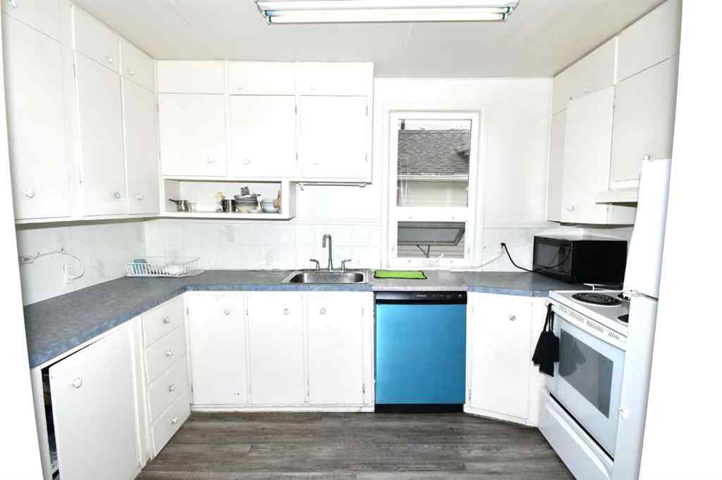 MLS® A2249105 - 127 2 Street E in Central Brooks, Residential