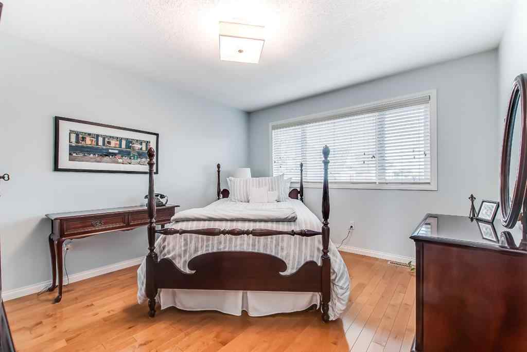 MLS® A2249109 - 136 Preston Avenue NE in Park View Medicine Hat, Residential
